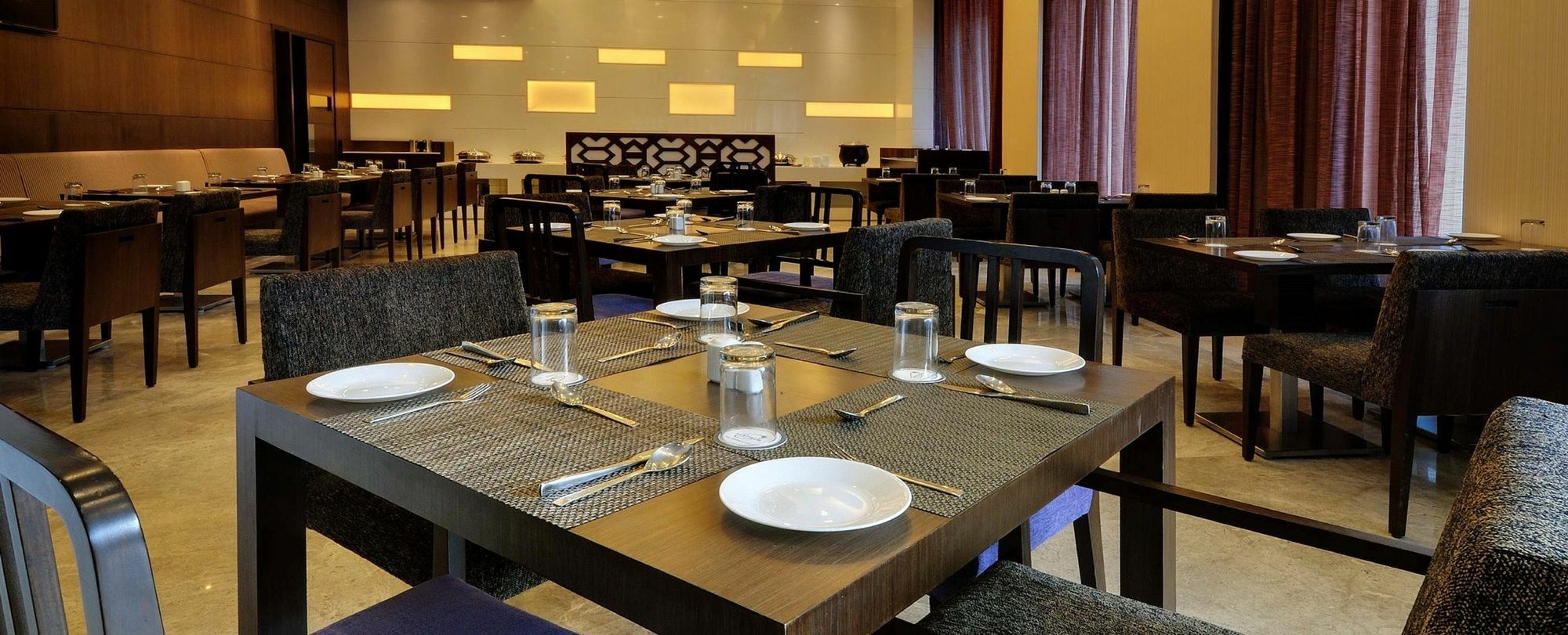 Hotel Platinum Rajkot Extérieur photo