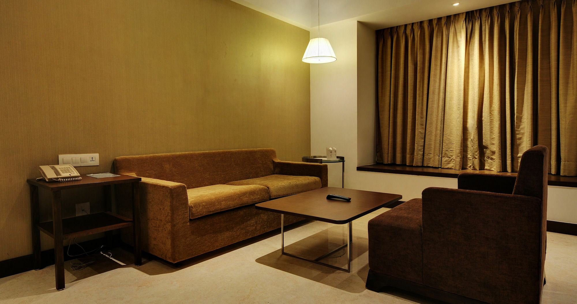 Hotel Platinum Rajkot Extérieur photo
