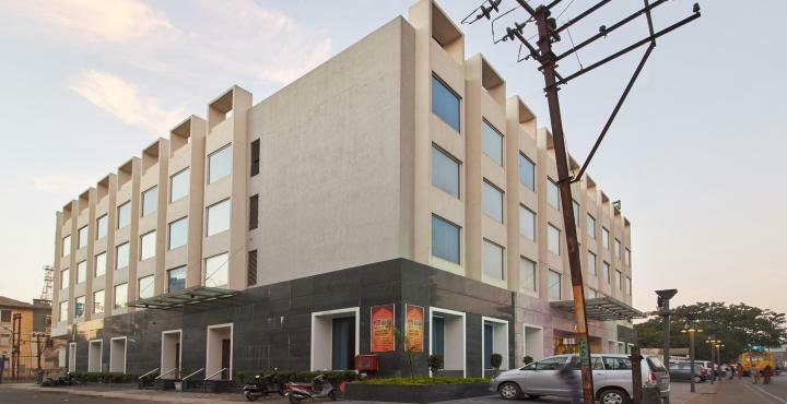 Hotel Platinum Rajkot Extérieur photo