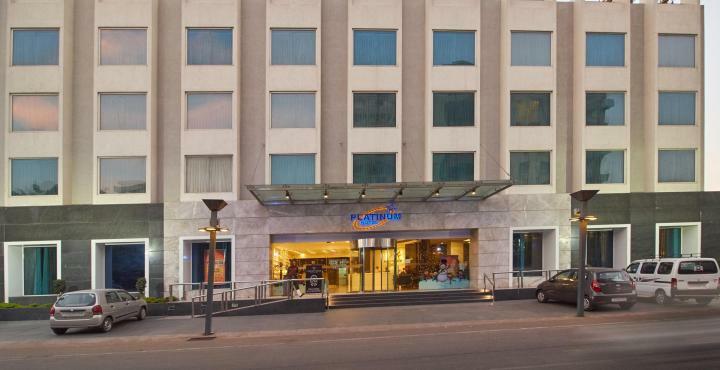 Hotel Platinum Rajkot Extérieur photo