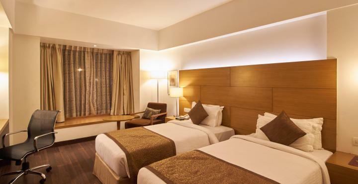 Hotel Platinum Rajkot Extérieur photo