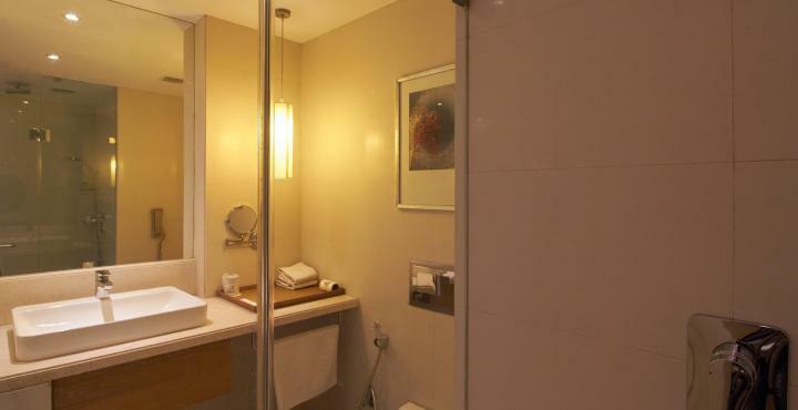 Hotel Platinum Rajkot Extérieur photo
