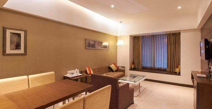 Hotel Platinum Rajkot Extérieur photo